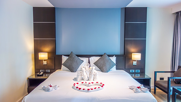 Hotels in Pattaya beach city for honeymoon. Honeymoon Package No. 1.